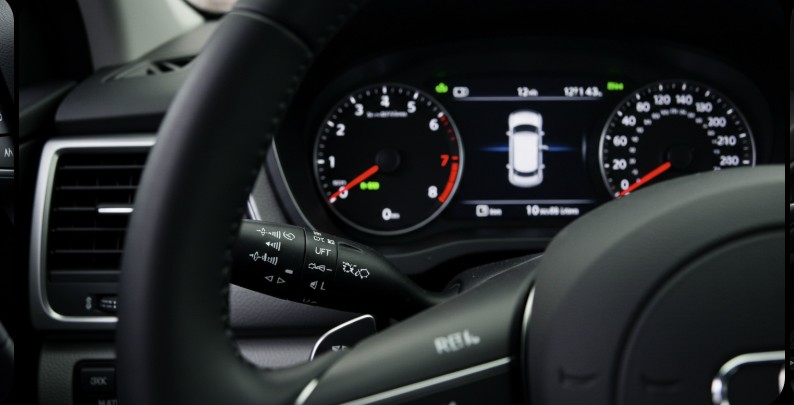  Cruise Control (Hız Sabitleyici) İcadı: Tarihsel Gelişim, Türkiye'deki İlk Gelişimi ve Günümüzdeki Durumu