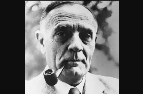  Edwin Hubble: Evrenin Genişlediğini Keşfeden Astronom