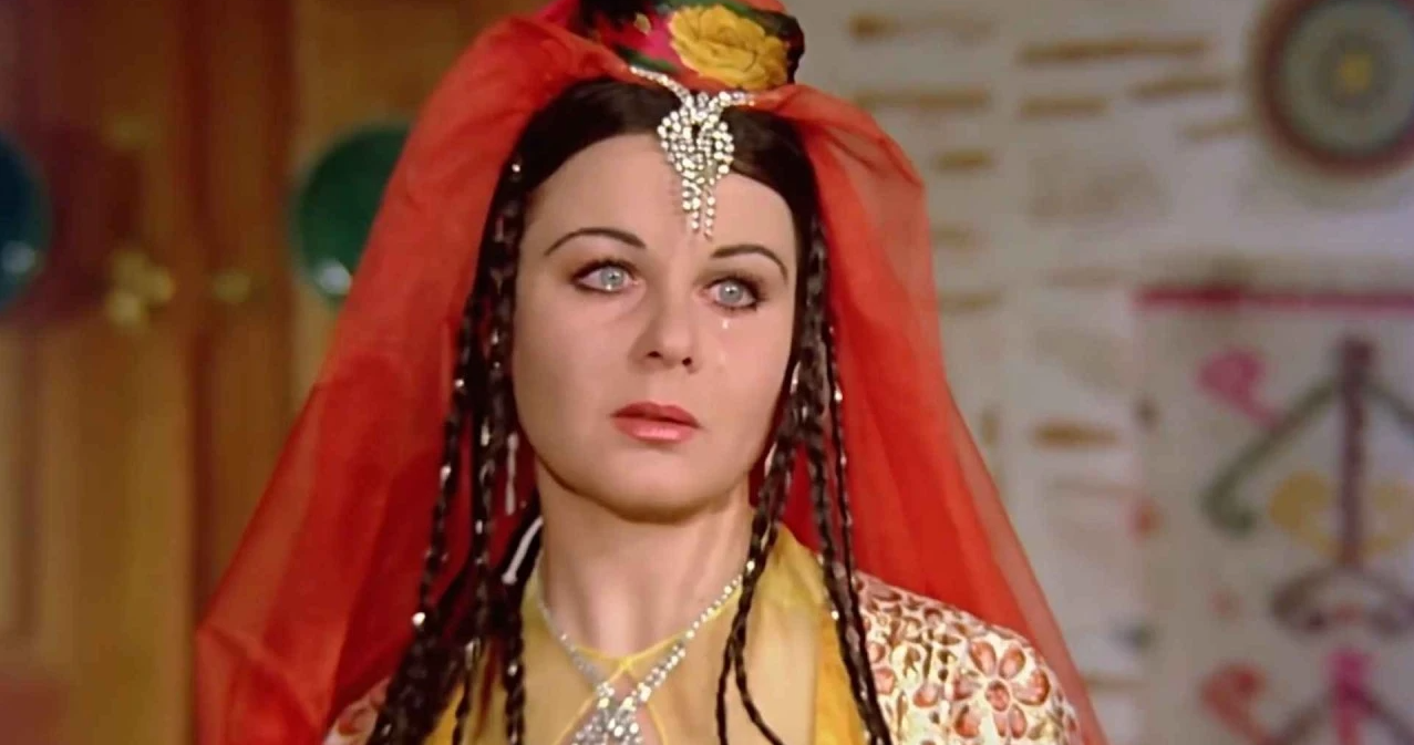  Fatma Girik Biyografisi: Yeşilçam’ın Efsanevi Kadını